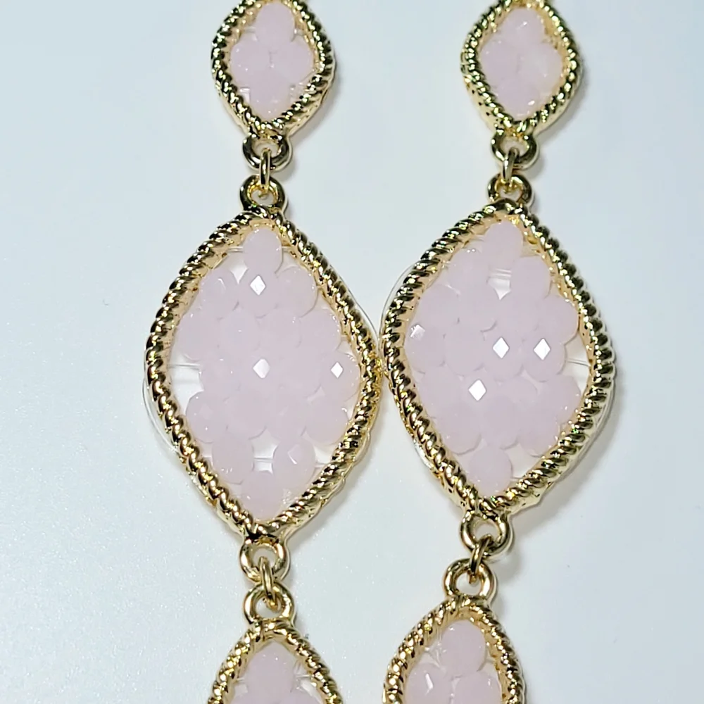 NWT-AMRITA SINGH-LIGHT PINK CRYSTALS AND GOLD NECKLACE - Picture 6 of 8